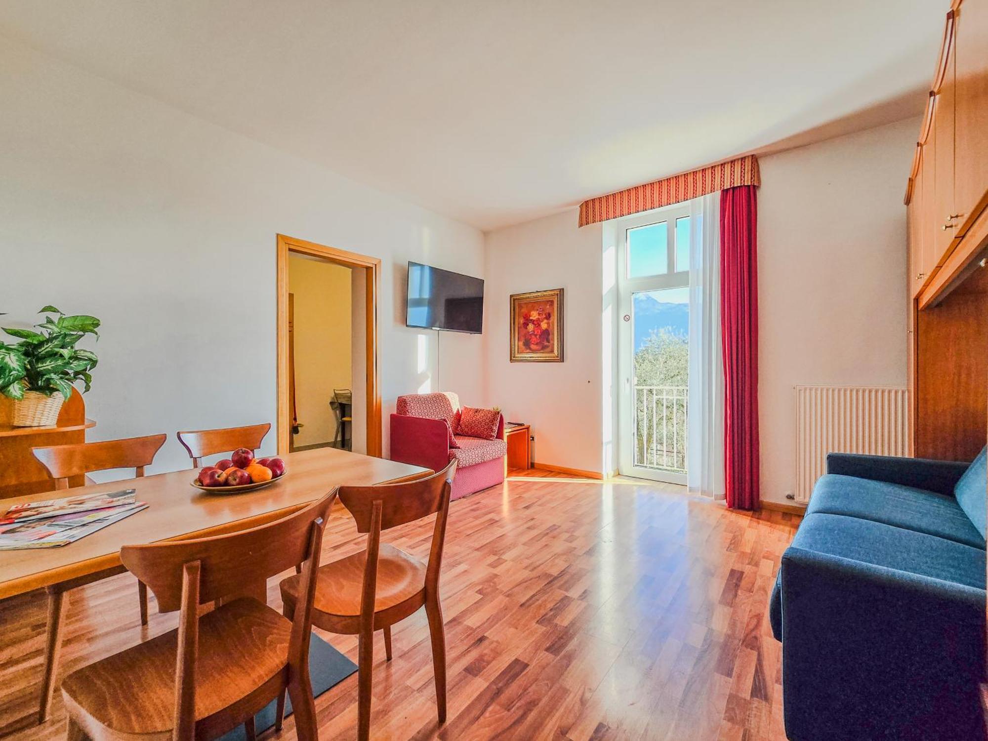 Aparthotel Englovacanze Riva del Garda Exterior photo