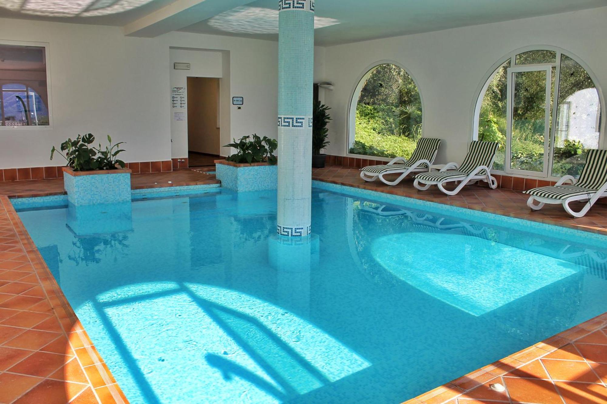 Aparthotel Englovacanze Riva del Garda Exterior photo